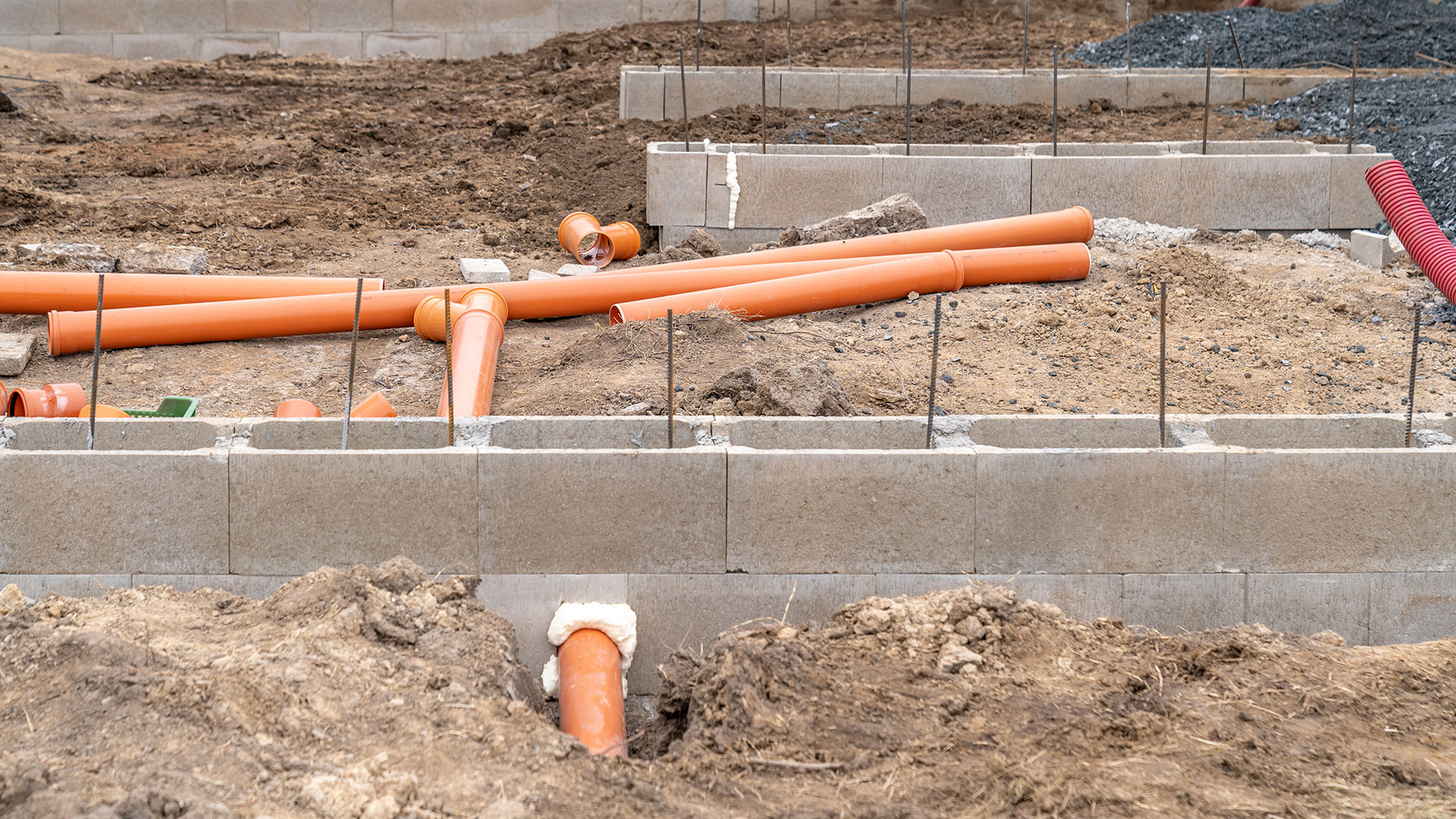 Kanalbau Hannover im Bestand – offene Bauweise und grabenlose Sanierung Kanalbau Hannover im Bestand – offene Bauweise und grabenlose Sanierung